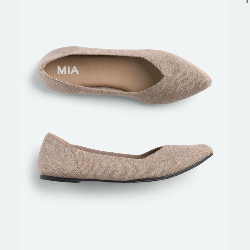 MIA Women's Izzy Flannel Flyknit Flats, Size 8